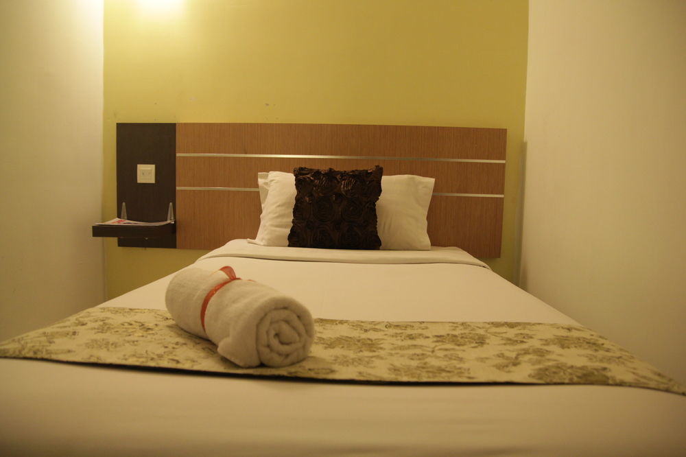 Oyo 182 Simms Grand Inn Куала-Лумпур Экстерьер фото