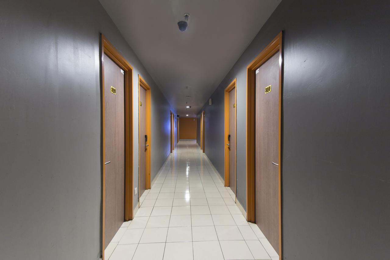 Oyo 182 Simms Grand Inn Куала-Лумпур Экстерьер фото